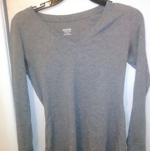 Gray t shirt